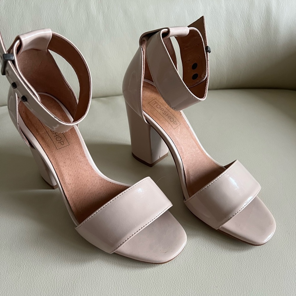 Topshop Patent Leather Cream Sandal Size 38